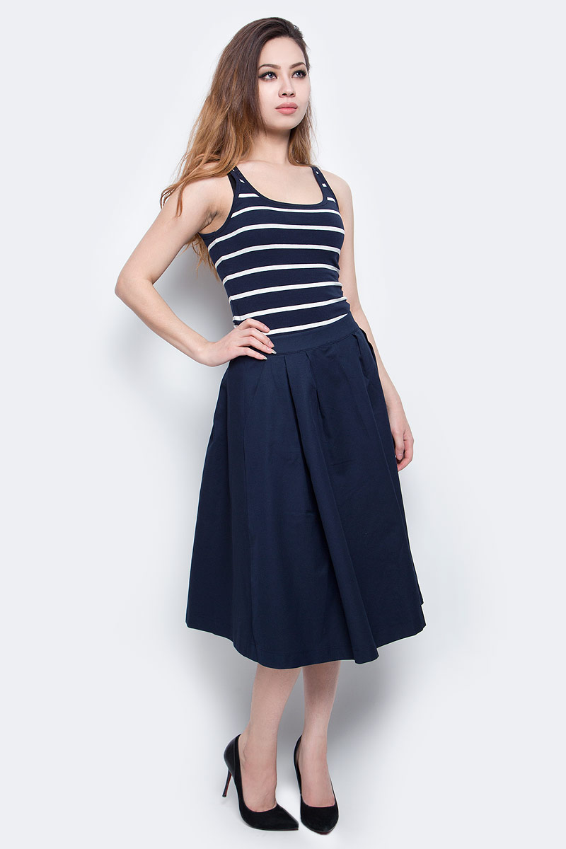 Юбка женская Baon, цвет: темно-синий. B477021_Dark Navy. Размер S (44)B477021_Dark Navy Юбка женская Baon, цвет: темно-синий. B477021_Dark Navy. Размер S (44)B477021_Dark NavyСтильная юбка Baon с крупными складками выполнена из плотного рельефного хлопка. Модель расклешенного кроя с посадкой на талии великолепно смотрится на фигуре и подчеркивает все ее достоинства. Длина юбки ниже колена. Изделие застегивается на потайную застежку-молнию и имеет втачные карманы по бокам.Классический фасон и лаконичный дизайн делают эту модель универсальность. Такая юбка станет незаменимой вещью в базовом гардеробе современной и уверенной в себе девушки.