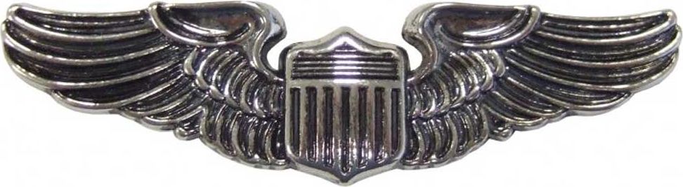 Знак Pilot Wings. РепликаD7/150 Знак Pilot Wings. РепликаD7/150Нагрудный значок пилота США времен Второй Мировой Войны. Pilot Wings. Реплика. Испания.Сталь.Сохранность хорошая.Испанская компания DENIX основана в 1966 году двумя опытными ювелирами. DENIX делает высококачественные копии различных видов огнестрельного, холодного и декоративного оружия. В каталоге Фирмы более 300 знаменитых моделей пистолетов, ружей, сабель, пулеметов, канцелярских ножей, военных и охотничьих аксессуаров. Испанцы сумели завоевать доверие очень капризной аудитории - это коллекционеры и любители оружия, военные историки и мемуаристы, организаторы праздников, реквизиторы театра и кино. Все эти люди понимают толк в аутентичности реплики и потому предъявляют самые высокие требования к материалам и дизайну. Копия полностью воспроизводит размер оригинала.
