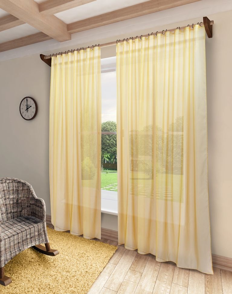 Тюль Sanpa Home Collection Пегги, на ленте, цвет: оранжевый, высота 280 смHP10058/27/1E Пегги оранжевый, , 300*280 см Тюль Sanpa Home Collection Пегги, на ленте, цвет: оранжевый, высота 280 смHP10058/27/1E Пегги оранжевый, , 300*280 смТюль Пегги нежного цвета изготовлена из микровуали. Микровуаль соединила в себе положительные качества вуали - мягкость, изысканность - и органзы - светопроницаемость, упругость. При этом микровуаль является новым, заслуживающим отдельного внимания видом ткани. Обладая удивительной тонкостью, прозрачностью, полуорганза невероятно пластична и прочна, к тому же, она не поддаётся деформации, усадке и устойчива к ультрафиолетовым лучам.Воздушная ткань привлечет к себе внимание и идеально оформит интерьер любого помещения. Тюль сделает ваш интерьер более нежным, воздушным и невесомым. Можно драпировать окно только тюлью или только портьерами, но вместе они создают идеальную композицию. Мы рекомендуем под однотонные портьеры нейтральных тонов подбирать сложносочиненную тюль, с изысканной вышивкой и орнаментом, а под портьеры с рисунком или ярких тонов - выбирать тюль с минималистичным рисунком или вообще без него.Крепление к карнизу осуществляется при помощи вшитой шторной ленты.