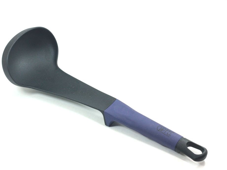 Половник Gipfel Comfort, длина 30,4 см6465 Половник Gipfel Comfort, длина 30,4 см6465Посуда Gipfel изготовлена только из качественных, экологически чистых материалов. Также уделяется особое внимание дизайну продукции, способному удовлетворять вкусы даже самых взыскательных покупателей. Сталь 8/10, из которой изготавливается посуда и аксессуары Gipfel, является уникальной. Она отличается высокими эксплуатационными характеристиками и крайне устойчива к физическим воздействиям. Сложно найти более подходящий для создания качественной кухонной посуды материал. Отличительной чертой металлической посуды, выполненной из подобной стали, является характерный сероватый оттенок поверхности и особый блеск. Это позволяет приготовить более здоровую пищу.