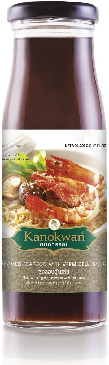 Kanokwanа Соус для обжарки креветок и лапши, 200 млKW0002004 Kanokwanа Соус для обжарки креветок и лапши, 200 млKW0002004Этот соус идеально подходит для термической обработки (тушения и обжарки) любых морепродуктов: устриц, мидий, креветок, крабов. Придает морепродуктам имбирно-чесночный аромат. Также прекрасно подходит для приготовления лапши на воке. Просто добавьте 2-3 ч.л. соуса к лапше, добавьте креветки, обжарьте 4 минуты - и блюдо готово. Соус является полностью самодостаточным, к нему не требуется добавлять соевый соус или перец или сахар - все правильные сочетания вкусов для настоящего вока уже есть в этой чудесной бутылочке.