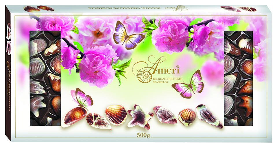 Ameri Шоколадные конфеты с начинкой пралине Цветы, 500 г1445009/1 Ameri Шоколадные конфеты с начинкой пралине Цветы, 500 г1445009/1Торговая марка Амери, производящая изысканный сладкий ассортимент, знакома всем любителям темного шоколада. Все гурманы десертов и убежденные сладкоежки знают и любят продукцию Амери. Кондитерская фабрика создает шоколад, который можно по праву отнести к продукции премиального сегмента. Настоящие шоколадки от Амери не только вкусные, но также очень красивые. Выглядят настолько привлекательно, что достойны украсить роскошный праздничный стол. Рецептуры, по которым производятся эти сладости - уникальна. Каждый рецепт разрабатывается силами своих технологов и может служить визитной карточкой кондитерского предприятия. С большим вниманием сотрудники компании относятся к разработке вкусов. Основываясь на изучении потребительских предпочтений и последних тенденциях сладкого рынка, они создают новые продукты, в которых удачно сочетаются инновации и традиции. Поэтомупотребителю каждый раз приятно и интересно, когда он разворачивает шоколадку от Амери.