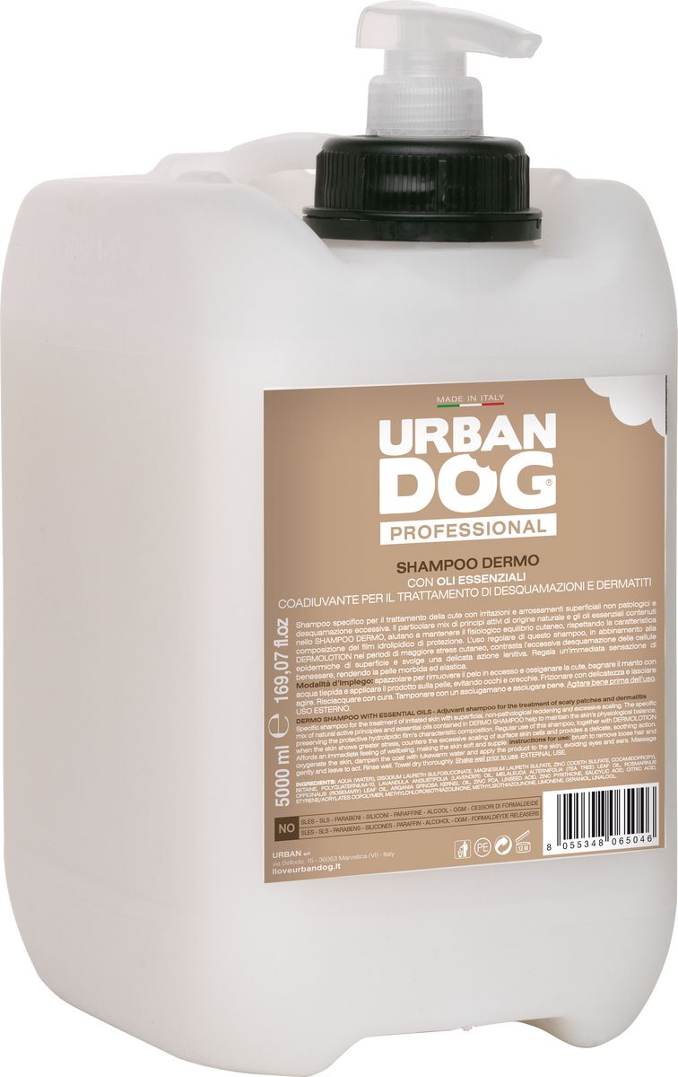 Шампунь для собак Urban Dog, от дерматитов, перхоти и шелушения, 5 лUD204TDE Шампунь для собак Urban Dog, от дерматитов, перхоти и шелушения, 5 лUD204TDEСпециальный шампунь для ухода за кожей с раздражением и непатологическими поверхностными покраснениями, а также излишним шелушением. Особая смесь активных веществ естественного происхождения и эфирных масел в составе шампуня помогает поддерживать физиологический баланс кожи за счет сохранения характерных свойств защитной гидролипидной пленки. Регулярное использование DERMO шампуня в сочетании с лосьоном DERMOLOTION в периоды наибольшего стресса кожи оказывает противодействие излишнему отшелушиванию поверхностных клеток эпидермиса и оказывает мягкое успокаивающее действие. Дарит мгновенное ощущение хорошего самочувствия, делает кожу мягкой и упругой.