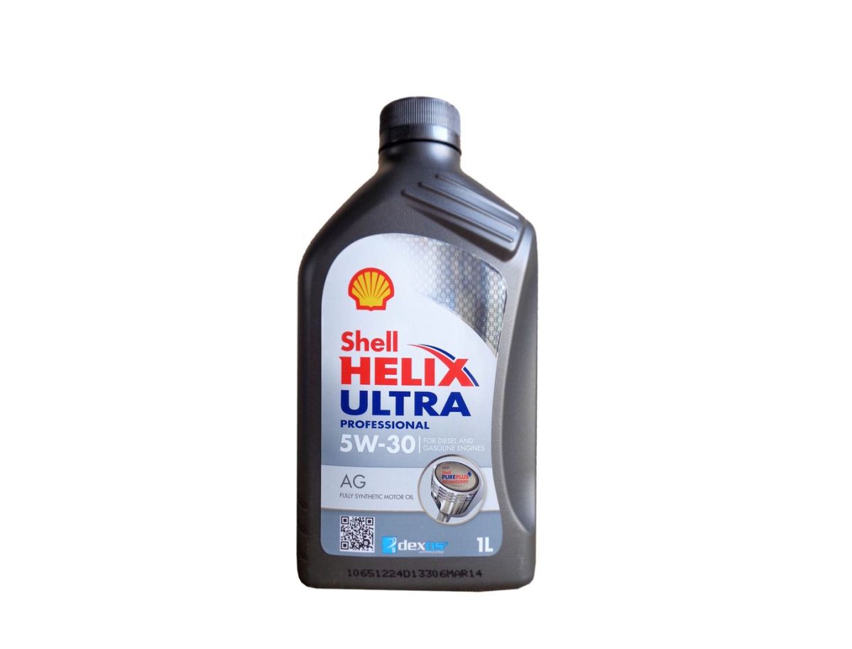 Моторное масло Shell Helix Ultra Professional AG 5w30 синтетика, 1 л550040571 Моторное масло Shell Helix Ultra Professional AG 5w30 синтетика, 1 л550040571Моторное маслоShell Helix Ultra Professional AG 5w30 на базе синтетических технологий, соответствующее самым строгим требованиям производителей современных силовых агрегатов для легковых авто. Марка AG 5W-30 одобрена к использованию концерном General Motors. Масло прошло различные испытания эксплуатационных качеств, показав превосходные моющие свойства, высокую эффективность, а также устойчивость к сдвиговым нагрузкам, окислению и испаряемости. Кроме того, жидкость обладает отличными низкотемпературными характеристиками, обеспечивает экономию топлива, способствует снижению уровня шума и вибрации в моторе. Продукт соответствует требованиям спецификаций ACEA C3, API SN и GM dexos2.