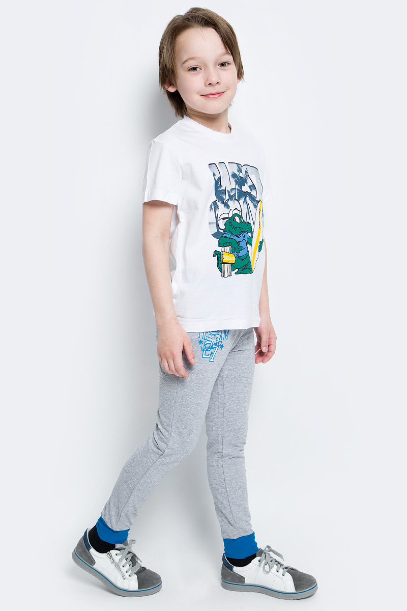 Футболка для мальчика Finn Flare Kids, цвет: белый. KS16-81017B. Размер 122, 6-7 летKS16-81017B/KS16-81017J Футболка для мальчика Finn Flare Kids, цвет: белый. KS16-81017B. Размер 122, 6-7 летKS16-81017B/KS16-81017JФутболка для мальчика Finn Flare Kids идеально подойдет вашему ребенку. Изготовленная из хлопка и вискозы, она необычайно мягкая и приятная на ощупь, не сковывает движения малыша и позволяет коже дышать, не раздражает даже самую нежную и чувствительную кожу ребенка, обеспечивая ему наибольший комфорт. Футболка с короткими рукавами и круглым вырезом горловины. Модель оформлена водным принтом с изображением крокодила и надписью на английском языке.Горловина дополнена трикотажной резинкой.Оригинальный современный дизайн и модная расцветка делают эту футболку модным и стильным предметом детского гардероба. В ней ваш маленький мужчина будет чувствовать себя уютно и комфортно, и всегда будет в центре внимания!