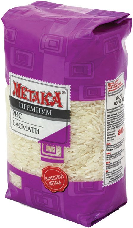 Метака рис басмати, 800 г631 Метака рис басмати, 800 г631Метака Басмати экстрадлинный - ароматный рис, который имеет исключительно длинное зерно. Белый ароматный рис Басмати. Зерна Басмати длиннее и тоньше обычного длиннозерного риса, а при варке они еще больше удлиняются, оставаясь почти неизменными в ширину. Он обладает способностью хорошо поглощать жир и остается рассыпчатым после приготовления, что делает его идеальным рисом для плова. Рис Басмати выращивается у подножий Гималаев. Считается, что уникальным вкусом и ароматом этот белый длиннозерный рис обязан особой почве, климатическим условиям и даже воздуху этого региона. Слово басмати в переводе с хинди означает ароматный; этот сорт по праву признается во всем мире королем риса. Басмати обладает приятным ароматом и изысканным вкусом.