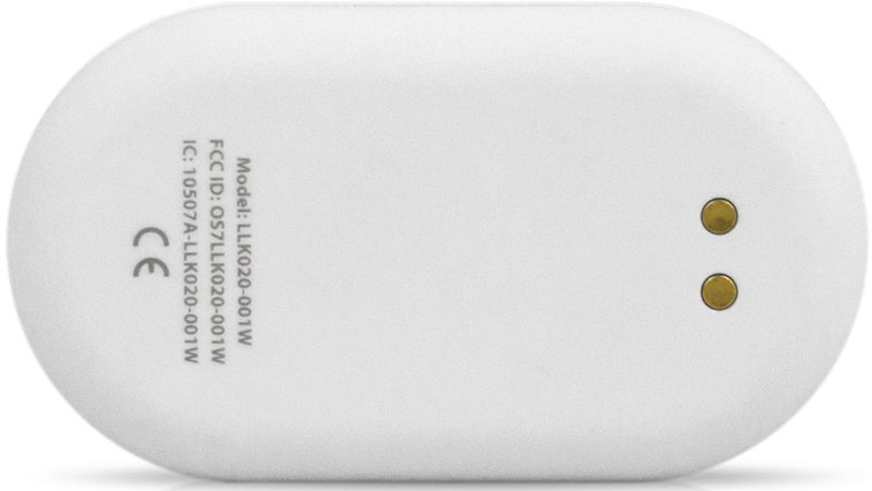 Корректор осанки Lumo Liftllk020-001W Корректор осанки Lumo Liftllk020-001WLumo Lift - маленькое, изящное носимое устройство, которое помогает держать осанку, а также отслеживает вашу повседневную активность. Датчик включает умеренную вибрацию, как только вы начинаете сутулиться, тем самым деликатно напоминая вам, что нужно выпрямить спину и держать осанку. Lumo Lift также работает как фитнес-трекер - измеряет шаги, пройденное расстояние и количество сожженных калорий.Вибро-напоминанияПолучайте вибрационные напоминания, когда сутулитесь. Возможность настроить интервал оповещений в приложении Lumo Lift.Устанавливайте цели Следите за осанкой и устанавливайте цели ежедневной активности, чтобы соответствовать своему образу жизни.Подробная статистикаПодробная статистика в приложении Lumo Lift: количество шагов, пройденное расстояние, количество сжигаемых калорий, а также время, в течение которого вы держали спину прямо, не сутулясь. Просматривайте свои успехи и получайте ценную информацию и рекомендации о том, как улучшить свое здоровье и, в первую очередь, исправить осанку.Продолжительный срок работы на одной зарядкеАккумулятора хватает примерно на 1-2 дня работы, после чего устройство нужно подключить к зарядному устройству (в комплекте). Полная зарядка идет около 2-4 часов.Простая синхронизацияLumo Lift работает в паре с iOS/Android приложениями или PC (через адаптер). Вы сможете ежедневно следить за состоянием своей осанки и уровнем активности.Размер сенсора: 4,4 см х 2,5 см х 1,3 см; Вес сенсора: 11,50 гр;Размер застежки: 1,5 см х 1,5 см х 0,2 см; Вес застежки: 1 гр;Связь с устройствами: Bluetooth 4.0 Low-Energy (BLE); Материал сенсора: термопластик с Soft-Toch покрытием;Материалы застежки: сплав алюминия, редкоземельный магнит; Аккумулятор: литий-полимерная батарея;Время работы батареи без подзарядки: 1-2 дня; Время полной зарядки: около 2-4 часов;Память: до 32 Мб флеш-памяти;Хранение данных: до 4 недель локально, постоянное в облаке; Бесплатное приложение.Цвета датчика: белый. Две магнитные клипсы в комплекте.Совместимость: iOS 10 и новее, Android 5.0+