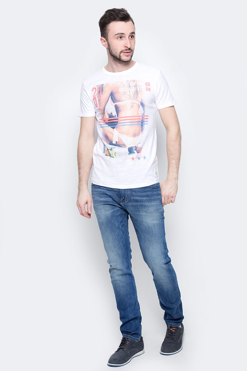 Футболка мужская Tom Tailor Denim, цвет: белый. 1037920.01.12_2000. Размер L (50)1037920.01.12_2000 Футболка мужская Tom Tailor Denim, цвет: белый. 1037920.01.12_2000. Размер L (50)1037920.01.12_2000Мужская футболка Tom Tailor выполнена из хлопка. Модель с круглым вырезом горловины и короткими стандартными рукавами. Спереди футболка оформлена оригинальным принтом.
