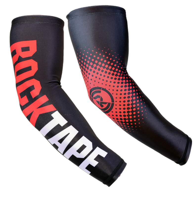 Рукава защитные Rocktape RockGuard. Arm, 2 шт. Размер S7217-OCRS-S Рукава защитные Rocktape RockGuard. Arm, 2 шт. Размер S7217-OCRS-SЗащитные рукава RockGuard Arm разработаны для защиты рук спортсменов во время перемещения ползком, бега по пересеченной местности, катания на горном велосипеде, лазанья по канату, соревнований по преодолению препятствий и прочих видов активности, в процессе которых высока вероятность травмировать руки.Созданные из износостойкой лайкры, рукава RockGuard Arm обеспечивают комфортное ношение и доступны в трех размерах. Силиконовые вставки удерживают рукава на месте, не позволяя им сползать. Легкий материал защищает руки от воздействия солнечных лучей в жаркое время года и дополнительно страхует от холода зимой.Специальное назначениеЛегкий материал Lightweight Lycra® быстро высыхает и обеспечивает защиту от мозолей, царапин и воздействия солнечных лучей во время физической активности.Разработан для длительных тренировок с препятствиямиВ комплекте - 2 штуки.Информация По Размерам:до 25 см вокруг самой широкой части руки (бицепс) - размер S25-31 см вокруг самой широкой части руки (бицепс) - Размер Mот 31 см вокруг самой широкой части руки (бицепс) - размер L