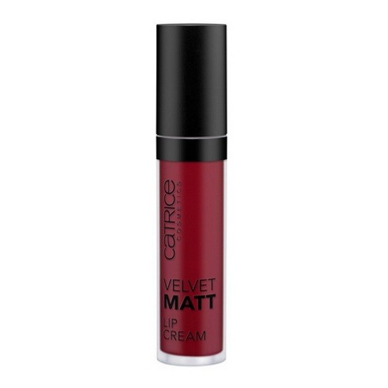 Catrice Помада-крем для губ Velvet Matt Lip Cream 060 REDvolution красный, 3.4 мл56328 Catrice Помада-крем для губ Velvet Matt Lip Cream 060 REDvolution красный, 3.4 мл56328Шелковисто-матовый финиш и плотное, стойкое покрытие, не подсушивающее нежную кожу губ, делают кремовую помаду Velvet Matt Lip Cream одной из самых интересных новинок сезона. Помада легко наносится благодаря удобному мягкому аппликатору.