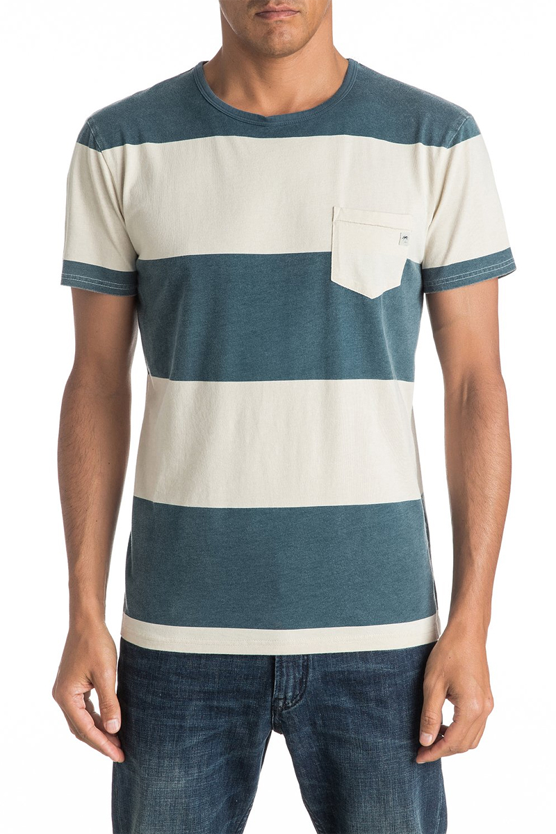 Футболка мужская Quiksilver, цвет: синий, белый. EQYKT03537-BQK0. Размер M (48)EQYKT03537-BQK0 Футболка мужская Quiksilver, цвет: синий, белый. EQYKT03537-BQK0. Размер M (48)EQYKT03537-BQK0Мужская футболка Quiksilver изготовлена из натурального хлопка. Модель прямого кроя выполнена с круглой горловиной и короткими рукавами. Изделие в полоску дополнено карманом.