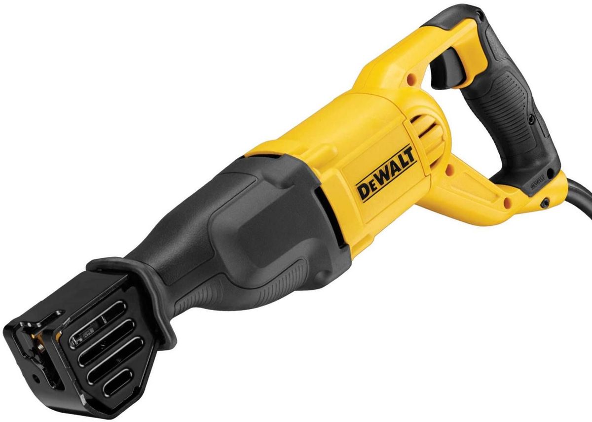 Пила сабельная DeWalt. DWE305PKDWE305PK Пила сабельная DeWalt. DWE305PKDWE305PKПила сабельная DeWalt подходит для самого широкого круга пользователей, таких как сантехники, электрики, установщики кондиционеров, и других строительных специальностей.Пила имеет мощный 1100 Вт двигатель для тяжелых работ по различным материалам. 4-х позиционный зажим пилки для резки заподлицо и универсальности применения. Величина хода 29 мм обеспечивает высокую производительность работы. Рычажный механизм зажима пилки без ключа для быстрой и легкой смены принадлежностей. Величина хода: 29 мм. Макс. глубина пропила (Пластик): 130 мм. Держатель насадки: 42493 мм. Высота: 178 мм. Уровень вибрации (дерево): 424509 м/с2. Погрешность вибрации: 42584 м/с2. Звуковое давление: 90 дБ(А). Погрешность давления создаваемого шума: 3 dB(A). Акустическая мощность: 101 дБ(А). Погрешность мощности создаваемого шума: 3 dB(A).