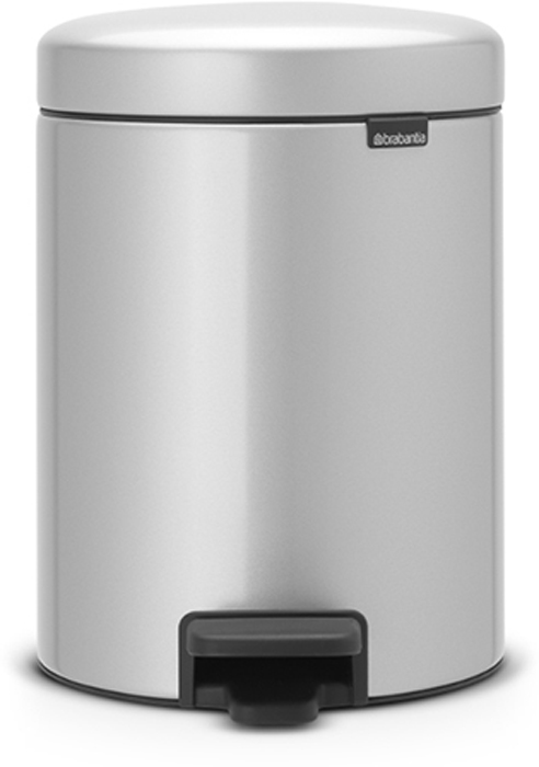 Мусорный бак с педалью Brabantia NewIcon, 5 л. 112904112904 Мусорный бак с педалью Brabantia NewIcon, 5 л. 112904112904Этот 5-литровый бак с педалью идеально подходит для ванной, туалета или детской комнаты.Бесшумный – плавное закрывание крышки и необыкновенно мягкий ход педали.Не пропускает запах – плотно прилегающая крышка.Устойчивый – специальное устройство, предотвращающее опрокидывание бака.Не повреждает пол – нескользящее основание.Удобная очистка – съемное внутреннее пластиковое ведро.Всегда опрятный вид – в комплекте идеально подходящие по размеру мешки для мусора PerfectFit (размер В). Сертификат соответствия концепции регенерации Cradle to Cradle.Изготовлен на 40% из переработанных материалов, подлежит вторичной переработке вместе с упаковкойна 98%. 10 лет гарантии.Brabantia c заботой о вашем доме и планете. Добрые дела сегодня – залог счастливого завтра. Мусорные баки с педалью newIcon не только безупречно красивы, они еще и надежные работники! Покупая этот бак, вы вносите вклад в крупнейший проект по очистке мирового океана от пластикового мусора, реализуемый организацией Ocean Cleanup. При продаже каждого бака Brabantia осуществляет благотворительный вклад в проект. Разве это не здорово?