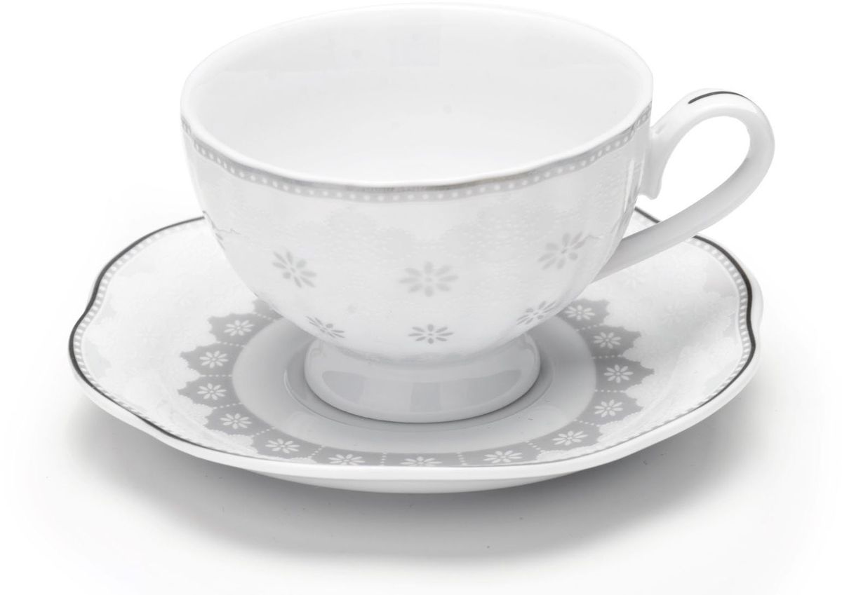 Кофейный сервиз Loraine, цвет: серый, 110 мл, 12 предметов. 2644126441 Кофейный сервиз Loraine, цвет: серый, 110 мл, 12 предметов. 2644126441Кофейный набор на 6 персон Loraine выполнен из высококачественного костяного фарфора - материала безопасного для здоровья и надолго сохраняющего тепло напитка. В наборе 6 кофейных чашек и 6 блюдец. Несмотря на свою внешнюю хрупкость, каждый из предметов набора обладает высокой прочностью и надежностью.Элегантный классический дизайн с тонкой золотой каймой делает этот кофейный набор прекрасным украшением любого стола.Набор аккуратно упакован в подарочную упаковку, поэтому его можно преподнести в качестве оригинального и практичного подарка для своих родных и самых близких.Подходит для мытья в посудомоечной машине.