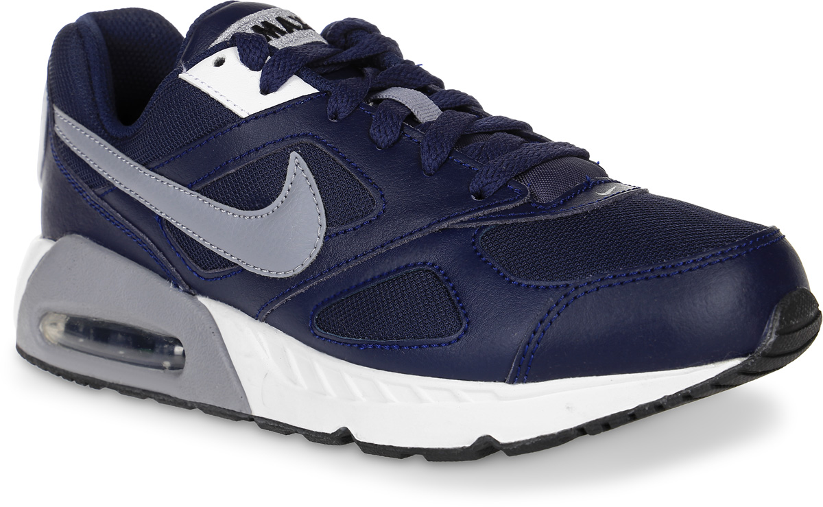Кроссовки для мальчика Nike Air Max Ivo (Gs) Shoe, цвет: темно-синий, серый. 579995-400. Размер 4,5 (36)579995-400 Кроссовки для мальчика Nike Air Max Ivo (Gs) Shoe, цвет: темно-синий, серый. 579995-400. Размер 4,5 (36)579995-400Модные кроссовки для мальчика Air Max Ivo (Gs) Shoe от Nike выполнены из натуральной кожи и текстиля. Подкладка и стелька из текстиля обеспечивают комфорт. Шнуровка надежно зафиксирует модель на ноге. Водушная вставка Max Air в области пятки для максимальной защиты от ударных нагрузок. Подошва дополнена рифлением.