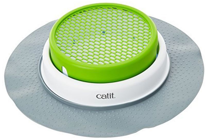 Сад для травы Hagen Сatit Senses 2.0, для кошек43161W Сад для травы Hagen Сatit Senses 2.0, для кошек43161WСад для травы Hagen Сatit Senses 2.0- это готовый набор для выращивания травы для кошек в домашних условиях. При поливе вода, почти не задерживаясь на поверхности почвы, быстро пропитывает субстрат и скапливается на дне лотка для выращивания травы. Корни растения устремляются вниз за водой, и могут задохнуться в стоячей воде. В сырой земле, пользуясь ограниченностью пространства, различные болезнетворные бактерии и грибковые инфекции поселятся на ослабленных корнях, и корни растения начинают попросту гнить. Безопасная дренажная система в Саде для травы Hagen Сatit Senses 2.0 защищает корни от механических повреждений и последствий чрезмерного застоя жидкости. Излишняя влага через специальные отверстия просачивается на дно основной емкости для выращивания травы. Равномерно распределяясь по все поверхности подставки, вода постепенно испаряется, безопасно подпитывая всю корневую систему.Для проращивания рекомендуется использовать семена овса. В качестве субстрата подходит обычный вермикулит для комнатных растений. В комплект наполнитель и семена не включены.