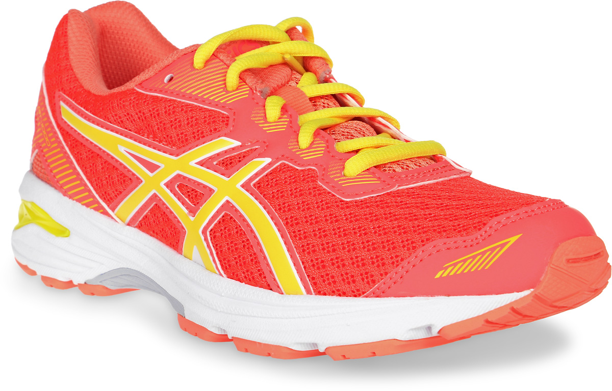 Кроссовки детские Asics Gt-1000 5 Gs, цвет: коралловый, оранжевый, желтый. C619N-2003. Размер 1H (31,5)C619N-2003 Кроссовки детские Asics Gt-1000 5 Gs, цвет: коралловый, оранжевый, желтый. C619N-2003. Размер 1H (31,5)C619N-2003Мечтает ли ваш ребенок однажды стать марафонцем или желает быть самым ловким на спортплощадке, детские беговые кроссовки Asics Gt-1000 5 Gs - то, что нужно: амортизация и защита ногам обеспечены. Комфортные упругие кроссовки будто созданы для непрерывной активности. Эта высококлассная модель буквально напичкана техническими фишками. Система поддержки в задней части стопы Gel Support System уменьшает ударное воздействие и делает приземление пружинистым. Средняя подошва Duomax из двух материалов с различной плотностью гарантирует устойчивость стопы. Ощущение легкости в невесомой дышащей модели. Видимость в темноте благодаря светоотражающим деталям.