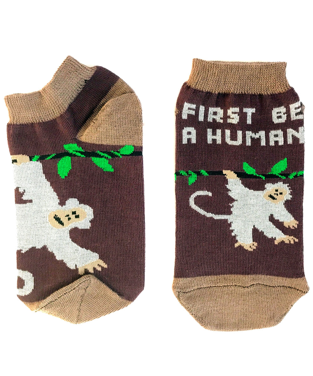 Носки Big Bang Socks Обезьянка, укороченные, цвет: коричневый. ca1822. Размер 35/39ca1822 Носки Big Bang Socks Обезьянка, укороченные, цвет: коричневый. ca1822. Размер 35/39ca1822Яркие укороченные носки Big Bang Socks изготовлены из высококачественного хлопка с добавлением полиамидных и эластановых волокон, которые обеспечивают великолепную посадку. Носки отличаются ярким стильным дизайном. Они оформлены изображением обезьянки и надписью на английском языке. Удобная резинка идеально облегает ногу и не пережимает сосуды, усиленные пятка и мысок повышают износоустойчивость носка, а удлиненный паголенок придает более эстетичный вид. Дизайнерские носки Big Bang Socks - яркая деталь в вашем образе и оригинальный подарок для друзей и близких.