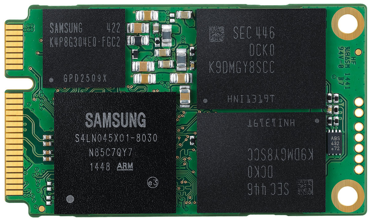 Samsung 850 EVO mSATA 500Gb SSD-накопитель (MZ-M5E500BW)320932 Samsung 850 EVO mSATA 500Gb SSD-накопитель (MZ-M5E500BW)320932SSD накопители Samsung 850 EVO mSATA изготавливаются с использованием инновационной архитектуры 3D V-NAND, в которой ячейки имеют цилиндрическую форму, устраняющую влияние их друг на друга, а увеличение ёмкости достигается за счёт расположения ячеек друг над другом в 32 слоя без ущерба для надёжности хранения данных и скорости работы. Такая конструкция позволяет создать память, одновременно ёмкую, быструю и надёжную.Обеспечьте максимальную скорость чтения / записи, для оптимизации скорости выполнения рутинных задач с технологией TurboWrite от компании Samsung.Накопители серии 850 EVO с интерфейсом mSATA - настоящие скоростные болиды. Последняя версия программы Samsung Magician позволит вам ещё больше увеличить скорость работы вашего накопителя, включив режим RAPID. Он способен задействовать до 25% свободной оперативной памяти (DRAM) вашего компьютера в качестве интеллектуального кэша. В режиме RAPID скорость передачи данных, а так же скорость чтения со случайной (random) выборкой возрастает до 2-х раз по сравнению с обычным режимом.SSD накопители серии 850 EVO гарантируют надёжность и долговечность за счёт удвоения жизненного цикла Total Bytes Written (TBW) в сравнении с предыдущим поколением накопителей серии 840 EVO , что подтверждается 5-и летней гарантией на устройства. А учитывая среднее повышение производительности (Sustained Performance) до 30%, накопители серии 850 EVO становятся одними из самых надежных решений для хранения данных.Накопители серии 850 EVO позволят вашему ноутбуку работать не только быстрее, но и дольше, благодаря поддержке специального режима сна (при котором устройство потребляет всего лишь 2 мВт), а так же наличию инновационной 3D V-NAND технологии, которая требует на 50% меньше энергии в сравнении с традиционными 2D NAND устройствами, что обеспечивает вам до 25% энергоэффективности при операциях записи.Универсальные накопители серии 850 EVO с интерфейсом mSATA подойдут вам мне зависимости от типа устройства, к которому вы собираетесь их подключать, или типа их коннектора. Это идеальное решение для современных домашних ПК, ноутбуков, или планшетных ПК, где размер имеет решающее значение.Динамическая теплозащита в накопителях серии 850 EVO постоянно и автоматически поддерживает идеальную температуру для оптимальной работы устройства.Максимальные перегрузки: 1500G длительностью 0.5 мсШифрование AES 256 битПоддержка TRIM
