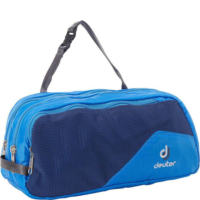 Косметичка Deuter Wash Bag Tour III, цвет: лазурный, темно-синий39444_3333 Косметичка Deuter Wash Bag Tour III, цвет: лазурный, темно-синий39444_3333Вам нужна легкая косметичка? Вам нравится походный стиль? Обратите внимание Deuter Wash Bag Tour III: она может стоять или висеть на крючке, не занимает много места и вмещает все предметы личной гигиены.- основное отделение на молнии, внутренний сетчатый карман;- внешний сетчатый карман на молнии для зубной щетки;- застежка с клип-замком;- с дополнительным внутренним отделением на молнии. Материал: Taffeta-Nylon / Mesh. - Вес: 70 г. - Объем: 2.5 л.- Размеры: 11 x 23 x 10 см.
