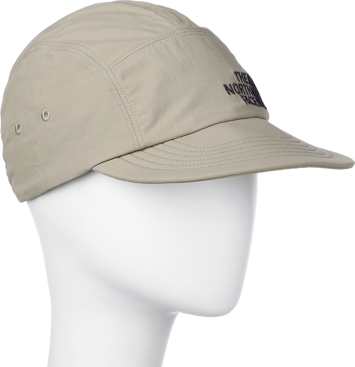 Бейсболка The North Face Horizon Folding Bill Cap, цвет: бежевый. T0CF7X254. Размер универсальныйT0CF7X254 Бейсболка The North Face Horizon Folding Bill Cap, цвет: бежевый. T0CF7X254. Размер универсальныйT0CF7X254Бейсболка The North Face выполнена из качественного нейлона. Модель имеет специальные вентиляционные отверстия. Изделие оформлено вышивкой с логотипом бренда. Объем бейсболки регулируется при помощи хлястика с фиксатором. Классическая кепка на все случаи жизни - благодаря мягкому козырьку ее можно не только носить, но и удобно прятать в карман или рюкзак.