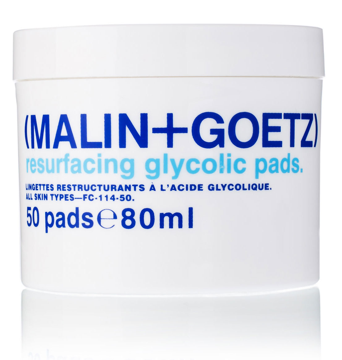 Malin+Goetz Обновляющие диски для лица, 50 штMGFC11450 Malin+Goetz Обновляющие диски для лица, 50 штMGFC11450Отшелушивающее средство салонного уровня. Ватные диски, пропитанные гликолевой кислотой, удаляют ороговевшие клетки кожи, стимулируют ее обновление и производство коллагена, что позволяет визуально уменьшить мелкие морщинки и придать коже свежий и здоровый вид. Гликолевая кислота эффективно очищает поры, обновляет кожу, улучшая ее текстуру и не вызывая негативных последствий агрессивного химического пилинга. Используйте в сочетании с антивозрастным уходом, либо с уходом для проблемной кожи. Диски имеют натуральный цвет и запах.