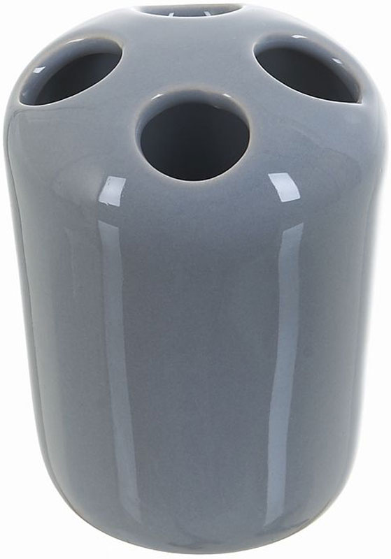 Стакан для зубных щеток White Clean Gray, 250 мл8290040 Стакан для зубных щеток White Clean Gray, 250 мл8290040Стакан для зубных щеток White Clean Gray изготовлен из прочной качественной керамики, покрытой глянцевой глазурью. Оснащен отверстиями для зубных щеток. Такой стакан красиво дополнит интерьер ванной комнаты и отлично сочетается с другими аксессуарами из коллекции Gray. Объем: 250 мл.