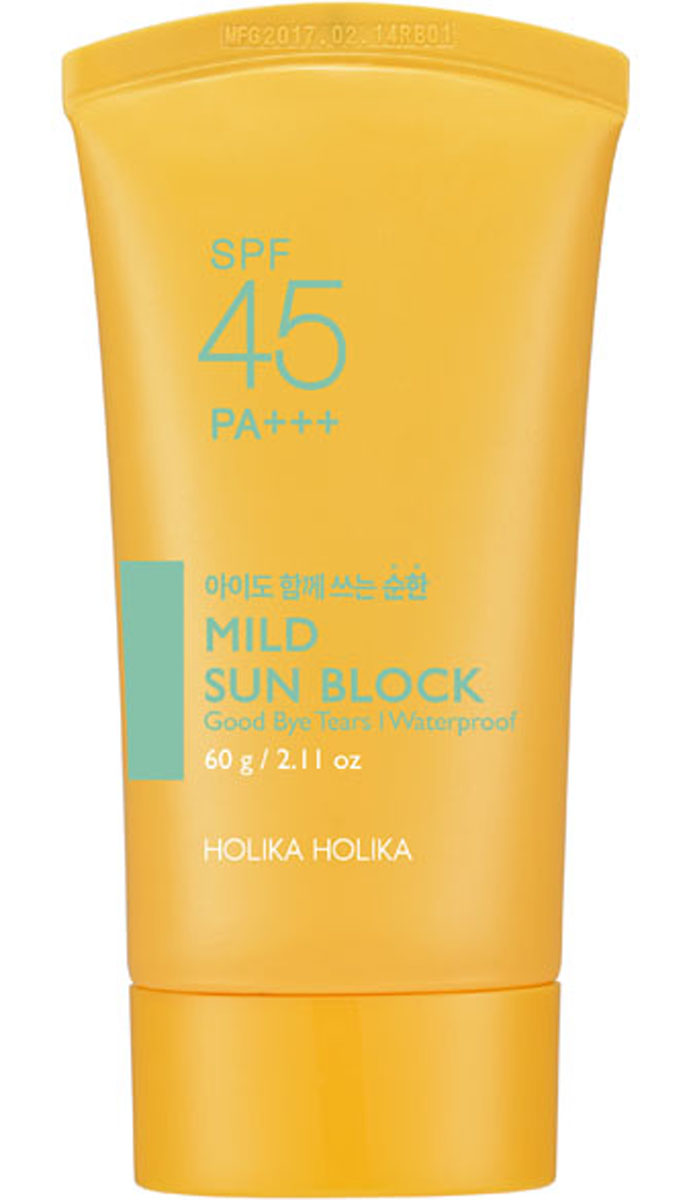 Holika Holika Увлажняющий солнцезащитный крем Сан 2017 SPF 50 , для чувствительной кожи, 60 г,20012581 Holika Holika Увлажняющий солнцезащитный крем Сан 2017 SPF 50 , для чувствительной кожи, 60 г,20012581Смягчает, увлажняет и питает без эффекта утяжеления даже самую нежную и чувствительную кожу, дарит ощущение мягкости и комфорта в течение всего дня. Благодаря высокому солнцезащитному фактору SPF 50 прекрасно защищает кожу от агрессивного воздействия солнца. Особые компоненты: Экстракты томата, абрикоса и папайи в составе крема-базы обеспечивают насыщение кожи влагой и питательными веществами, восстановление упругости и питание даже для самой обезвоженной и усталой кожи.