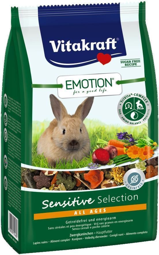 Корм для кроликов Vitakraft Sensitive Selection, 600 г33766 Корм для кроликов Vitakraft Sensitive Selection, 600 г33766Сбалансированный беззерновой корм с низким содержанием энергии для контроля веса. Содержит пребиотик инулин, все жизненно важные аминокислоты и докозагексаеновую кислоту, важную для функции сердца, головного мозга и иммунной системы. Состав: продукты растительного происхождения (люцерна 12,8%, сушеные травы 12%), овощи 30,6%, семена, инулин 1,9%, ноготки 1%, масла и жиры, водоросли, минералы, экстракт юкки. Товар сертифицирован.
