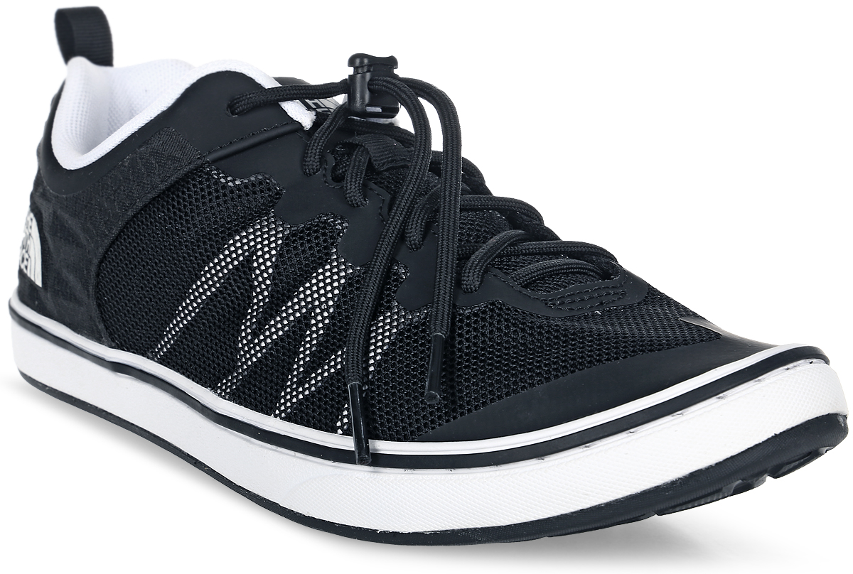 Кроссовки мужские The North Face M Base Camp Flow Sneaker (Ap), цвет: черный. T92UXNKY4. Размер 10 (43)T92UXNKY4 Кроссовки мужские The North Face M Base Camp Flow Sneaker (Ap), цвет: черный. T92UXNKY4. Размер 10 (43)T92UXNKY4Легкие кроссовки Base Camp Flow Sneaker - отличный вариант для города или базового лагеря. Дышащие сетчатые вставки для вентиляции и максимального комфорта. Шнуровка со стоппером вместе с мягким язычком обеспечивает надежную фиксацию ноги. В таких кроссовках вашим ногам будет комфортно и уютно.