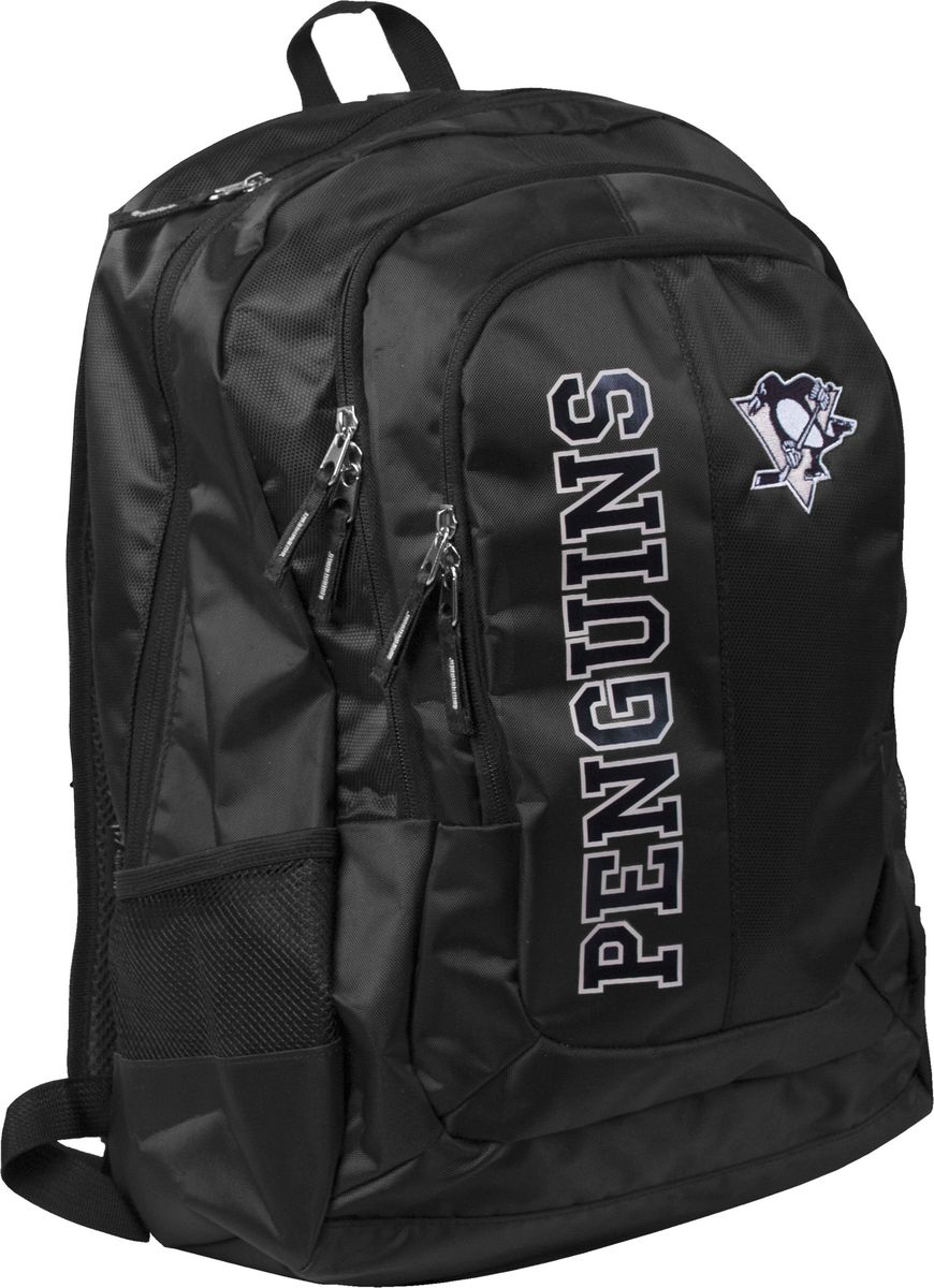 Рюкзак Atributika & Club Pittsburgh Penguins, цвет: черный, 25 л. 5804758047 Рюкзак Atributika & Club Pittsburgh Penguins, цвет: черный, 25 л. 5804758047Рюкзак Atributika & Club изготовлен из 100% полиэстера. Модель имеет одно основное отделение, которое закрывается на застежку-молнию. Спереди расположен большой карман на молнии. По бокам имеются сетчатые карманы, а также прорезиненное отверстие для вывода наушников. Спинка и лямки модели выполнены из прочного материала, обладающего хорошей воздухопроницаемостью, и снабжены мягким наполнителем. Лямки снабжены пластиковыми элементами для регулировки размера. Модель украшена оригинальной вышивкой.