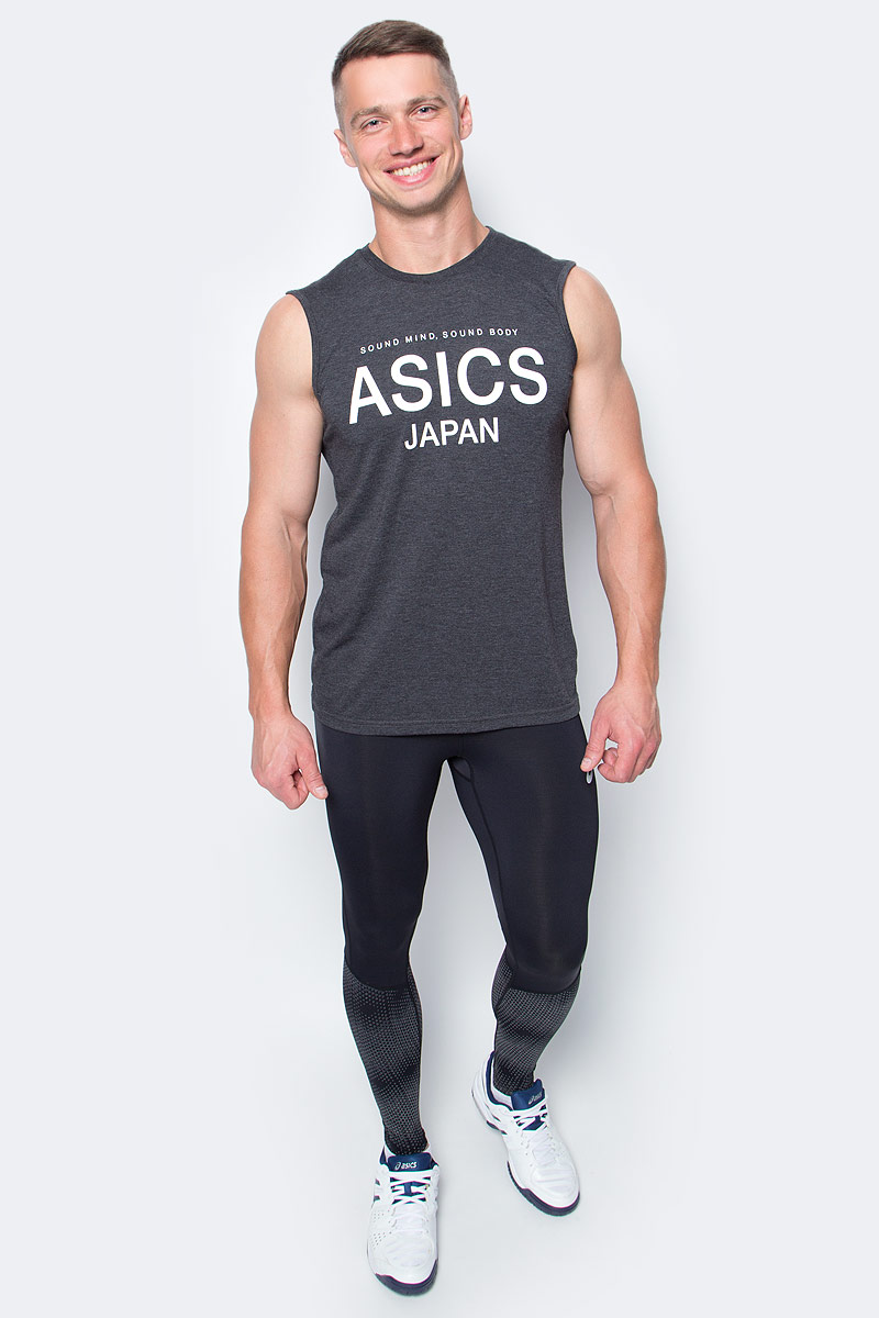 Майка мужская Asics Sleeveless Top, цвет: черный. 141098-0934. Размер XXL (54/56)141098-0934 Майка мужская Asics Sleeveless Top, цвет: черный. 141098-0934. Размер XXL (54/56)141098-0934Майка мужская Asics Sleeveless Top выполнена из полиэстера и вискозы. Модель с круглым вырезом горловины оформлена принтовыми надписями.