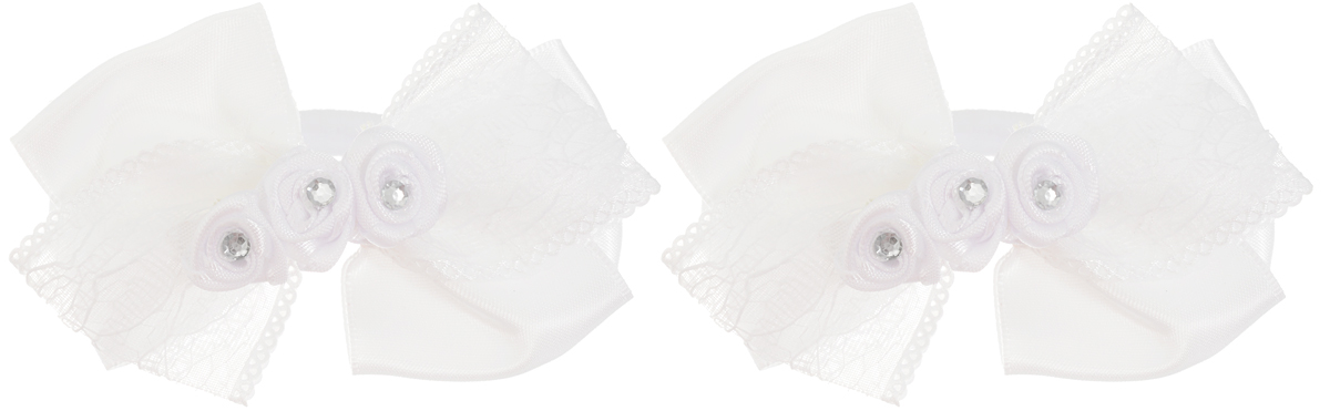 Babys Joy Резинка для волос Бант цвет белый 2 шт MN 138/2MN 138/2_белый Babys Joy Резинка для волос Бант цвет белый 2 шт MN 138/2MN 138/2_белыйРезинка для волос Babys Joy Бант выполнена в виде бантика из нескольких сплетенных вместе ленточек, атласной и гипюровой. Бантик декорирован в центре тремя розочками со стразой. Резинка позволит убрать непослушные волосы с лица и придаст образу немного романтичности и очарования. Резинка для волос Babys Joy подчеркнет уникальность вашей маленькой модницы и станет прекрасным дополнением к ее неповторимому стилю.
