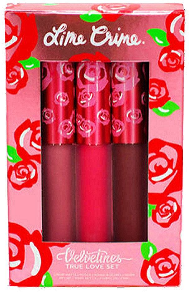 Lime Crime Набор матовых помад для губ Velvetines True Love Set, 2,6 млL019-02-0000 Lime Crime Набор матовых помад для губ Velvetines True Love Set, 2,6 млL019-02-0000Какое у вас сегодня настроение? Создайте тысячу кардинально разных образов с TRUE LOVE SET – долгожданным набором роскошных матовых помад от Lime Crime для тех, кто по-настоящему любит себя… и Velvetines! Трио состоит из уникальных оттенков, выпущенных лимитированной серией:Cupid – нежно-розовый;True Love – сочный карминовый;Saint – глубокий темно-винный. Нежная текстура помады распределяется по губам ровным, абсолютно матовым слоем, подчеркивая их рельеф и добавляя объем, быстро высыхает и остается стойкой – не скатывается и не растекается на протяжении многих часов даже при контакте с водой, во время кофе-брейка или приема пищи. Кроме того, несмотря на стойкость помады, ее пигмент не въедается в кожу (цвет без труда смывается с помощью средств для удаления стойкой косметики). Также Velvetines не сушит кожу губ, не провоцирует шелушения или воспаления. Наоборот – формула помады включает в себя экстракты риса, подсолнечника и розмарина, которые ухаживают за нежной кожей.