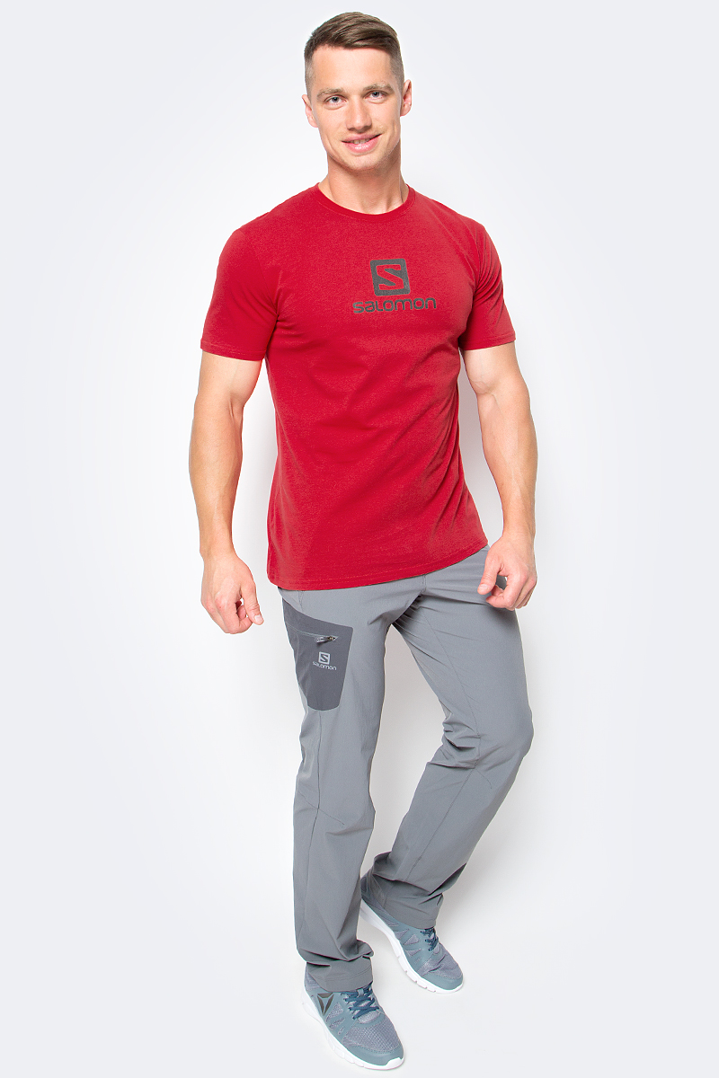 Футболка мужская Salomon Cotton Logo SS Tee, цвет: красный. L39376300. Размер M (48/50)L39376300 Футболка мужская Salomon Cotton Logo SS Tee, цвет: красный. L39376300. Размер M (48/50)L39376300Когда нужен легкий и мягкий материал, нет ничего лучше хлопка. Футболка Salomon Cotton Logo SS Tee дарит вам мягкость хлопка и логотип, которым можно похвастаться. Модель с круглым вырезом горловины имеет короткие рукава.