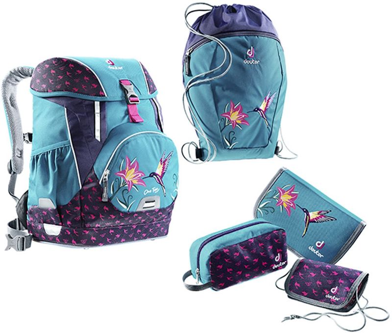 Deuter Ранец школьный OneTwo Бирюзовая птица с наполнением + Подарок3880017-3044/SET3-1 Deuter Ранец школьный OneTwo Бирюзовая птица с наполнением + Подарок3880017-3044/SET3-1Эргономичная спинка рюкзака хорошо прилегает и равномерно распределяет вес, позволяя избежать чрезмерной нагрузки на спину.Регулируемый по высоте нагрудный ремень держит лямки на месте, гарантируя оптимальную свободу движений.Лямки специально адаптированы к потребностям детей: длина, ширина и эргономичная S-форма не только идеально прилегают, но и очень комфортны – не давят и не трут . Они следуют за каждым движением, обеспечивая равномерное распределение нагрузки.Надежный и прочный каркас даже при максимальной загрузке рюкзака.Съемный регулируемый набедренный пояс.Плотное днище и усиленная боковая конструкция позволяют школьным рюкзакам Deuter стоять вертикально.Основное отделение со встроенным карманом для папки;Светоотражающие элементы по кругу;Отделение для школьного расписания и линейки;Удобная для детей конструкция верхнего клапана;Фронтальный карман для ключей и различной мелочи;Эластичные боковые карманы с усиленными краями.В комплекте с рюкзаком: Мешок для сменной обуви, 2 Пенала без наполнения, Кошелек. К ДАННОМУ КОМПЛЕКТУ ИДЕТ В ПОДАРОК НАБОР КАНЦТОВАРОВ.- Мешок для сменной обуви. Простой, практичный мешок для спортивной или сменной обуви с дополнительным карманом на молнии. Вес: 120 г. Размеры: 7x38x30 см. - Пенал без наполнения большой. Прозрачный карман,Карман на молнии, Петли для ручек и карандашей, Вес: 170 г. Размеры: 4x21x14 см. - Пенал без наполнения маленький. Размер: 21х7х4 см- Кошелек. Размер: 1*14*10 см. Вес: 40 г