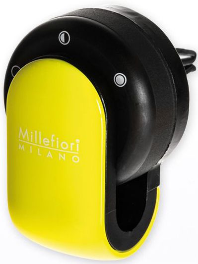 Ароматизатор в авто Millefiori Milano GO Сандал и бергамот, цвет: лимонный, черный13GO13 Ароматизатор в авто Millefiori Milano GO Сандал и бергамот, цвет: лимонный, черный13GO13Ароматизатор в авто Millefiori Milano GO наполнит ваш автомобиль неповторимым ароматом. Ароматизатор произведен из натуральных компонентов и является образцом качественного и безопасного продукта. Ароматическая капсула, с возможностью регулировки интенсивности аромата и сменными блоками, легко крепится на панель благодаря функциональным клипсам. Авто ароматизатор прослужит вам около 4-х недель. Каждое путешествие имеет свою атмосферу с Millefiori Go.Описание ароматической композиции: аромат сандалового дерева с нотами цитрусовых и лаванды.Базовые ноты: Лаванда, Грейпфрут, Бергамот, Лимон Сицилии.Средние ноты: Красные фрукты, Мирт, Кориандр, Жасмин.Верхние ноты: Гваяковое дерево, Мисор Сандал, Пачули, Ваниль.Товар сертифицирован.