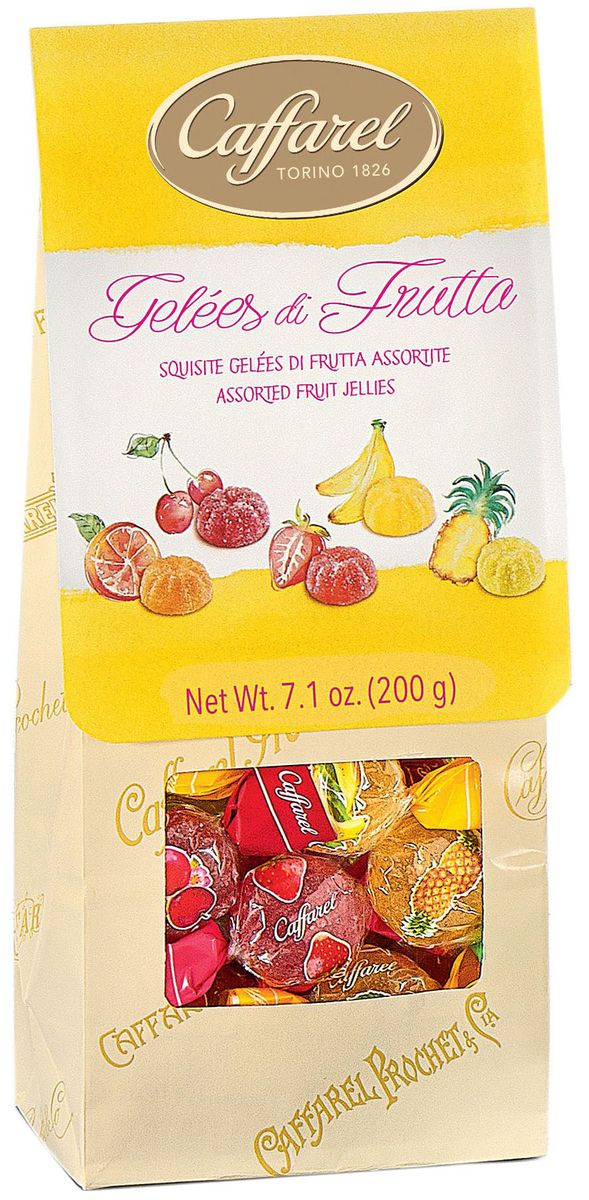 Caffarel конфеты фруктово-желейные ассорти, 200 гМС-00008099 Caffarel конфеты фруктово-желейные ассорти, 200 гМС-00008099Конфеты фруктово-желейные ассорти Каффарель отличаются ароматом свежих ягод и натуральным вкусом. Приготовлены по традиционному итальянскому рецепту из натуральных ингредиентов. Великолепны в качестве подарка и дополнения к чаепитию. О компании. Компания Caffarel, расположенная в Турине, пользуется бесспорной репутацией лидера на итальянском шоколадном рынке. История компании началась с того, что в конце 18 века сеньор Доре Бозелл изобрел машину по измельчению и смешиванию какао-бобов. В 1826 году Пьер Поль Каффарель приобрел это изобретение для своей шоколадной мастерской на улице Балбис в Сан-Донато, в Турине. Вскоре компания Caffarel выпускает свою визитную карточку - конфеты Джандуйа. Около 30 процентов этой конфеты состояло из перемолотых лесных орехов. Свое название конфеты получили по имени карнавального персонажа-марионетки Джандуйа (GIANDUJA), олицетворяющего образ коренного жителя Пьемонта - итальянской области. Форма конфет так же была связанна с куклой, в основу конфет была положена треугольная шляпа персонажа.В 1865 году во время карнавала Каффарель угощал всех желающих своим новым изобретением от лица куклы Джандуйа. Конфеты пришлись по вкусу всем участникам карнавала, а начинка из перемолотых орехов вскоре получила имя - пралине.