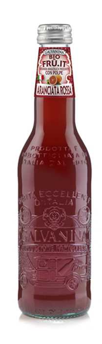 Galvanina BIO Arancata rossa напиток красный апельсин, 355 мл8007885753146 Galvanina BIO Arancata rossa напиток красный апельсин, 355 мл8007885753146Лимонад гальванина относится к премиум напиткам среди без алкоголя содержащих. Высокая стоимость оправдана во многом способом его приготовления. Завод располагается в Италии, где из чистой ключевой воды и фруктов делают этот чудо-напиток. Отборные плоды доставляется из Сицилии, после чего их ждем процесс холодного отжима, что позволяем сохранить в выжатом соке все витамины и элементы. Затем по особой технологии ингредиенты обрабатываются и смешиваются, так и получается достаточно полезный и вкусный, натуральнейший лимонад, который не оставит без положительного мнения даже самого привередливого потребителя.