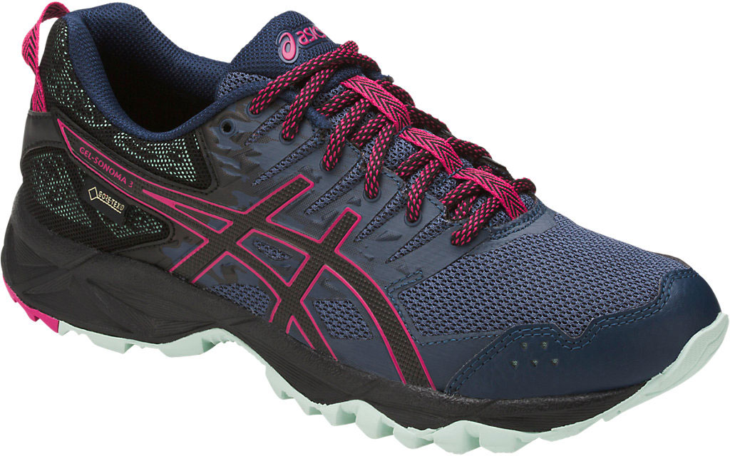 Кроссовки женские Asics Gel-Sonoma 3 G-Tx, цвет: темно-синий, фуксия. T777N-5090. Размер 6H (36)T777N-5090 Кроссовки женские Asics Gel-Sonoma 3 G-Tx, цвет: темно-синий, фуксия. T777N-5090. Размер 6H (36)T777N-5090Легкие стабильные кроссовки для бега Asics Gel-Sonoma 3 по грунту созданы для любителей и профессионалов с нейтральной пронацией. Благодаря мембранной ткани верха кроссовок, ноги не промокнут при беге в дождь. Эти чрезвычайно прочные кроссовки, учитывающие все особенности бега по пересеченной местности, обеспечат комфорт, устойчивость и поддержку на протяжении всего маршрута. Кроссовки GEL-Sonoma 3 G-TX предназначены для кросса на короткие и средние расстояния и по любой поверхности. Гелевый амортизатор в задней части подошвы, технология EVA для средней части и светоотражатели 3M обеспечивают надежную защиту, а внешняя поверхность подошвы со стабилизацией для кросса гарантирует стабильность и поддержку на любой поверхности.
