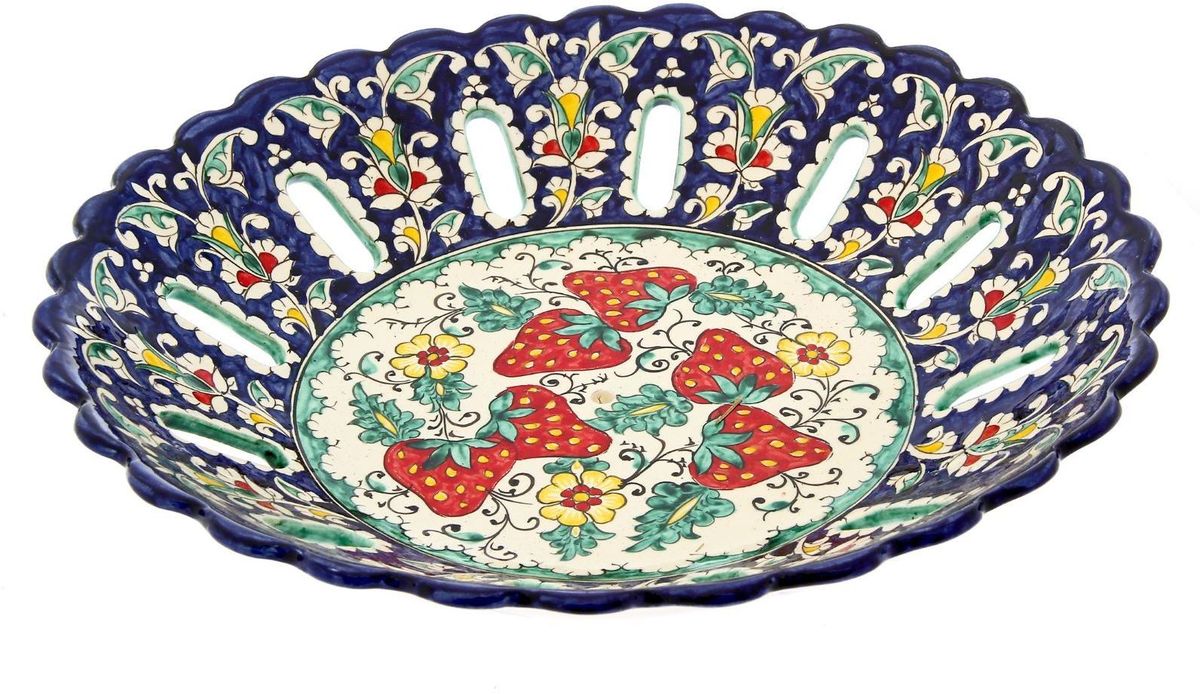 Фруктовница Риштанская керамика, диаметр 33 см1924263 Фруктовница Риштанская керамика, диаметр 33 см1924263Узбекская посуда известна всему миру уже более тысячи лет. Ей любовались царские особы, на ней подавали еду шейхам и знатным персонам. Формула глазури передаётся из поколения в поколение. По сей день качественные изделия продолжают восхищать своей идеальной формой.