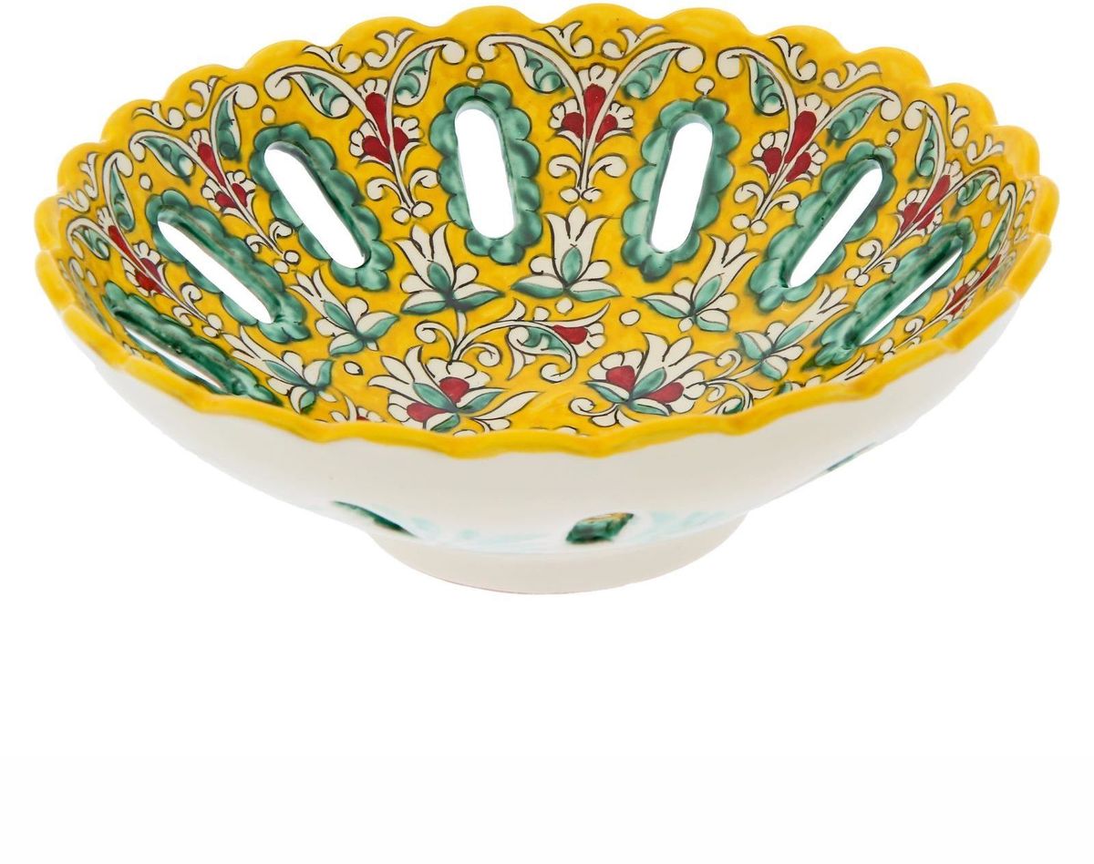 Фруктовница Риштанская керамика, цвет: желтый, диаметр 25 см. 22984522298452 Фруктовница Риштанская керамика, цвет: желтый, диаметр 25 см. 22984522298452Узбекская посуда известна всему миру уже более тысячи лет. Ей любовались царские особы, на ней подавали еду шейхам и знатным персонам. Формула глазури передаётся из поколения в поколение. По сей день качественные изделия продолжают восхищать своей идеальной формой.