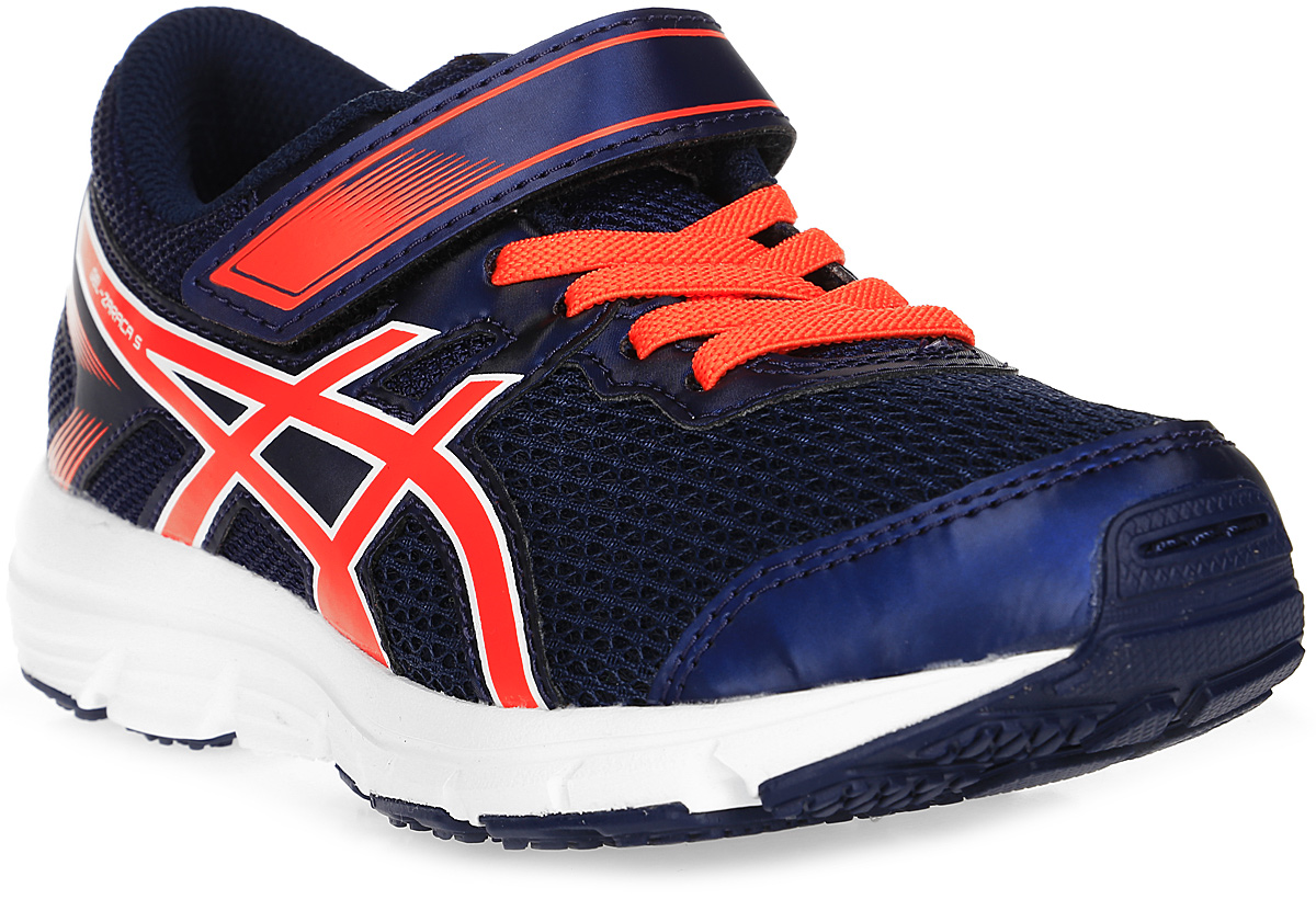 Кроссовки для мальчика Asics Gel-Zaraca 5 Ps, цвет: темно-синий, оранжевый. C636N-4906. Размер K11 (27)C636N-4906 Кроссовки для мальчика Asics Gel-Zaraca 5 Ps, цвет: темно-синий, оранжевый. C636N-4906. Размер K11 (27)C636N-4906Детские беговые кроссовки Asics Gel-Zaraca 5 Ps, легкие словно пушинка, — отличный вариант для спортплощадки, школы и встреч с друзьями. Кроссовки дарят ребенку возможность быть настолько активным, насколько ему этого хочется. Подчеркнуто минималистский дизайн сочетается с низким профилем с амортизацией для естественного бега. Серия гибкой обуви Zaraca выдержала испытание временем. Естественные движения ног в легкой и удобной обуви. Поддержка каждого шага благодаря амортизации GEL в задней части подошвы. На ноге модель фиксируют шнуровка и ремешок на липучке.