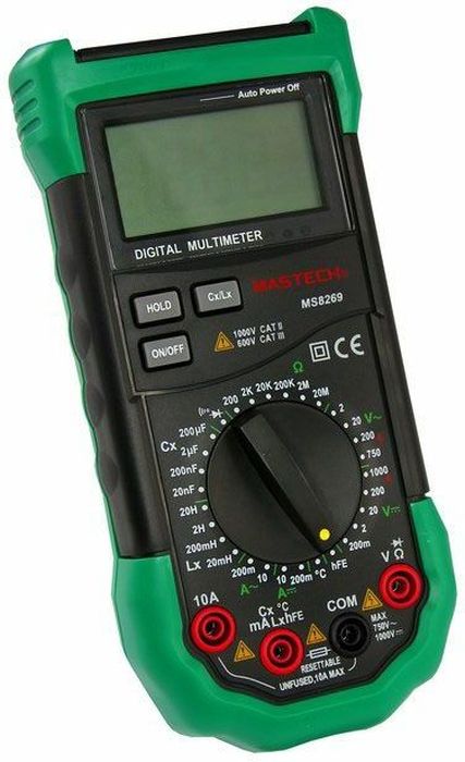 Мультиметр профессиональный Mastech MS826913-2022 Мультиметр профессиональный Mastech MS826913-2022Мультиметр профессиональный Mastech - электроизмерительный прибор который включает в себя несколько функций и набор измеряемых параметров. Все приборы данной серии измеряют постоянное и переменное напряжение, а так же постоянный и переменный ток, сопротивление в цепи, емкость, индуктивность и даже температуру. А так же с помощью данного прибора можно проводить тестирование диодов и осуществлять прозвонку целостности цепи. Таким образом, один прибор сможем заменить сразу несколько устройств одновременно. Прибор является портативным мультиметром, компактные размеры позволяют всегда носить его с собой. Но, несмотря на размеры, данный мультиметр обладает широким функционалом и это выгодно отличает его от других. Прибор имеет функцию удержания результата измерений Data hold, для тех случаев, когда измерения проводятся в труднодоступных местах и не всегда есть возможность взглянуть на экран. Дисплей прибора оснащен подсветкой, которая позволяет проводить измерения даже в слабоосвещенных местах. Инженеры старались сделать прибор максимально удобным для использования. Выбор измеряемых величин и пределов измерений производиться с помощью усиленного поворотного регулятора, благодаря которому исключается возможность случайного нажатия. Прибор изготовлен из высококачественных материалов, калибровка и тестирование приборов произведено под контролем компании REXANT INTERNATIONAL.Характеристики:Постоянное напряжение: 200mВ/2В/20В/200В/1000В (±0,5%+2).Переменное напряжение: 2В/20В/200В/750В (0,8%+3)юПостоянный ток: 200мкА (±1.5 % +1), 10A (±2,0%+5).Переменный ток: 200мкА (±1.8 % +3), 10A (±3,0%+7).Сопротивление: 200Ом/2КОм/20КОм/200Ком/2МОм/20МОм (±0,8%+3).Емкость: 20нФ/200нФ/2мкФ/200мкФ (±4,0%+8).Индуктивность: 20мГн/200/2Гн//20Гн (±3,0%+8).Температура: от -20°C от +1000°C (±2,0%+2).Дисплей: 4х разрядный. Коэффициент усиления транзисторов(hFE): от 0 до 1000.Электрический импеданс: менее 50 Ом.Размер (см): 19,5 х 9,2 х 5,5.Тип батареи: 9В Крона.