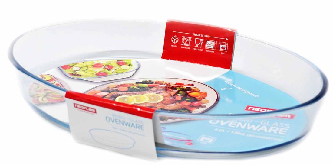 Форма для запекания Frybest, овальная, 39 х 28 х 7 см. BK-BG-040BK-BG-040 Форма для запекания Frybest, овальная, 39 х 28 х 7 см. BK-BG-040BK-BG-040Стеклянная форма, овальная (39х28х7 см)Форма из боросиликатного стекла – выполнено на основе натуральных материалов. Форма прекрасно подходит для использования как и в духовке, так и в морозильной камере. Температура в духовке не должна превышать 400 С, а в морозилке -40 С. Применение и Уход - Стеклянные контейнеры - чувствительны к резкому изменению температуры, от термического удара может образоваться трещина.- Всегда проверяйте контейнеры перед использованием на наличие повреждений или трещин.- Боросиликатное стекло – хрупкий материал; будьте с ним аккуратным при мытье, сушке или приготовление в нем пищи.- Не использовать контейнеры в качестве миксерной чаши- многократное перемешивание плотных изделий в контейнере может ослабить или повредить стекло.- Не использовать для мытья абразивные чистящие средства или губки с шершавой поверхностью, которые могут поцарапать поверхность контейнера.- Не ставьте контейнеры на плиту или на открытый огонь. Вы рискуйте получить ожоги, а контейнеры просто треснут.- Не переполняйте контейнеры водянистыми продуктами, такими как: рис, овсянка, супы и тушеные продукты. Во время охлаждения, жидкость в продуктах будет увеличиваться, что может привести к трещинам на контейнере.- Не позволяйте детям пользоваться стеклянным контейнером без присутствия взрослых.Как применять в духовке/микроволновой печи и уход - Пожалуйста, снимайте крышку, перед тем как поставить контейнер в духовку или в микроволновую печь.- Не нагревать контейнер, покрытый алюминиевой фальгой.- Не нагревать в духовке/микров.печи пустой контейнер - Всегда размораживайте замороженный контейнер пере тем, как поставить его в печь/микров.печь- Во избежание кожных повреждений/ожогов, пользуйтесь прихватками, когда вынимайте контейнер из духовки/микровол.печи- Не используйте влажное полотенце или ткань, при перемещении контейнера в духовке.- Не оставляйте раскаленный контейнер на влажных тканях или поверхностях!