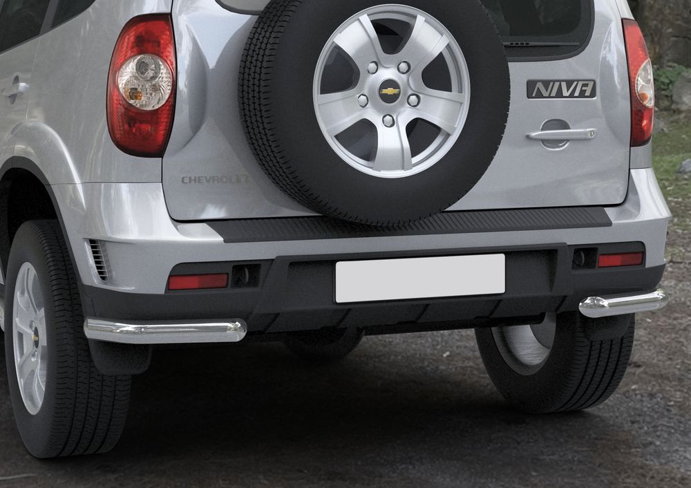 Защита заднего бампера Rival, для Chevrolet Niva 2009-, d57 уголки+комплект крепежа, 2 штR.1004.012 Защита заднего бампера Rival, для Chevrolet Niva 2009-, d57 уголки+комплект крепежа, 2 штR.1004.012Стильное навесное оборудование Rival дополняет внешний вид автомобиля, придавая ему индивидуальность, позволяет защитить кузов и лакокрасочное покрытие от повреждений при столкновении во время парковки или во время движения в плотном потоке автомобилей.- Использование высококачественной нержавеющей стали(марка AISI 304, толщина стенки 1,5 мм) обеспечивает долговечную эксплуатацию. - Гарантия на сквозную коррозию и на целостность сварных швов - 5 лет.- Использование электроплазменной полировки позволяет добиться качественной равномерной зеркальной поверхности.- Установка в штатные места крепления не требует сверления и дополнительной доработки автомобиля.- Сохранение дорожного просвета (клиренса).- Возможность регулировки навесного оборудования при установке на автомобиле.- Продукт сертифицирован – нет проблем с постановкой на учет.- Производство на высокоточном оборудовании позволяет изготовить индивидуальный продукт с высокой точностью повторения геометрии автомобиля.- В комплекте крепеж и инструкция по установке.Совместимость с дополнительным оборудованием и аксессуарами Rival и с большинством оригинальных аксессуаров.