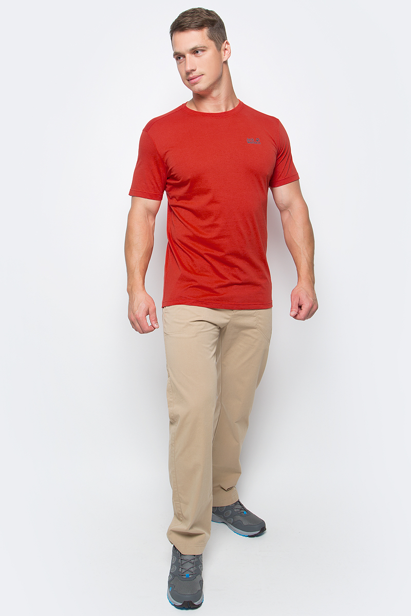 Футболка мужская Jack Wolfskin Essential T M, цвет: красный. 1805781-2681. Размер XL (52)1805781-2681 Футболка мужская Jack Wolfskin Essential T M, цвет: красный. 1805781-2681. Размер XL (52)1805781-2681Футболка мужская Essential T M изготовлена из полиэстера и органического хлопка. Ткань легкая и мягкая, быстро сохнет, приятная на ощупь и очень прочная. Модель имеет круглый вырез горловины и короткие стандартные рукава. Футболка дополнена логотипом бренда. В такой футболке вам будет комфортно весь день, она универсальна и подходит для повседневной жизни так же хорошо, как и для активного отдыха на природе.