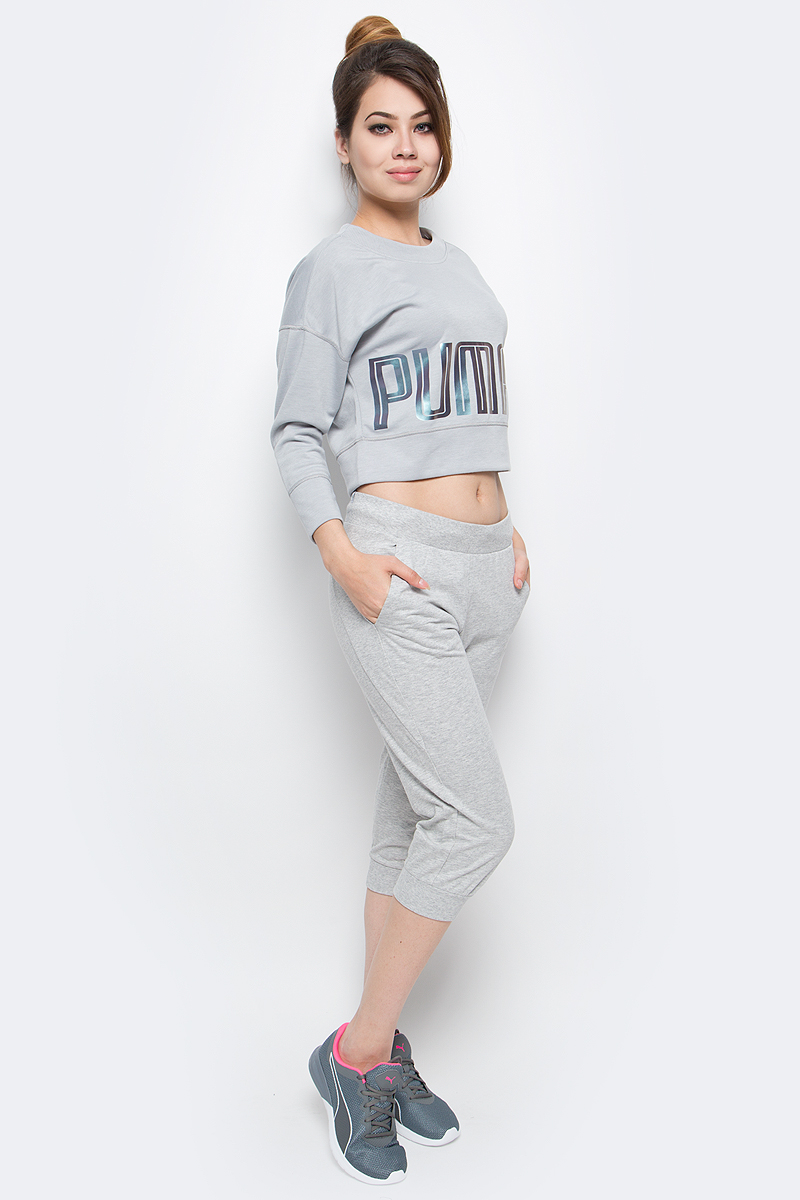 Свитшот женский Puma Yogini Pullover, цвет: серый. 51512502. Размер XL (48/50)51512502 Свитшот женский Puma Yogini Pullover, цвет: серый. 51512502. Размер XL (48/50)51512502Свитшот женский Yogini Pullover изготовлен из полиэстера с добавлением вискозы и водоотталкивающей финишной биопропиткой. Модель изготовлена с использованием высокофункциональной технологии warmCell, которая благодаря дышащим свойствам материала удерживает тепло и сохраняет оптимальную температуру вашего тела даже в холодную погоду. Дополнительные удобства создает укороченный силуэт и стачная кокетка на спине, которая помогает создать интересный образ и способствует максимальной свободе движений. Модель станет отличным дополнением к любому наряду спортивного стиля. На груди имеется крупный переливчатый логотип PUMA.