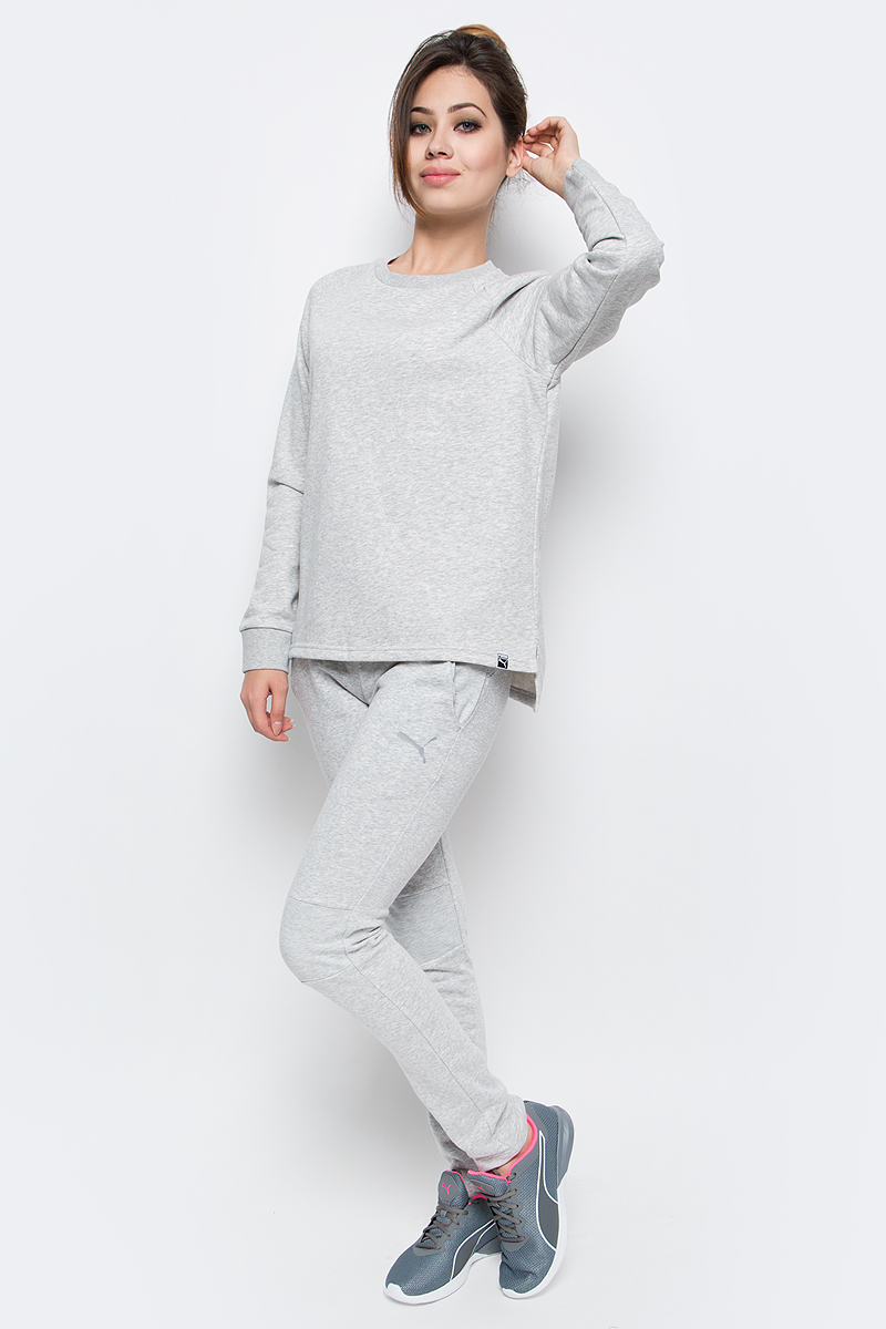 Свитшот женский Puma Archive Logo Crew, цвет: серый. 57248704. Размер L (46/48)57248704 Свитшот женский Puma Archive Logo Crew, цвет: серый. 57248704. Размер L (46/48)57248704Свитшот женский Archive Logo Crew изготовлен из хлопка с добавлением полиэстера. Модель имеет простой свободный покрой и длинный рукав с эластичными манжетами, которые надежно защищают от продувания. Рукава-реглан не стесняют движений. Дополнительные удобства создают прорези по бокам и удлиненный задний подол. Изделие декорировано вышитым логотипом PUMA.