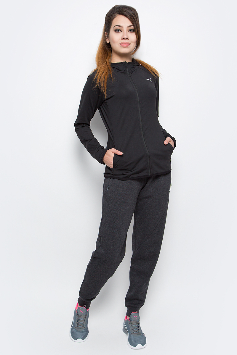Худи женское Puma Essential Loose Jacket, цвет: черный. 51449501. Размер L (46/48)51449501 Худи женское Puma Essential Loose Jacket, цвет: черный. 51449501. Размер L (46/48)51449501Стильное женское худи Essential Loose Jacket изготовлено из полиэстера с добавлением эластана с использованием высокофункциональной технологии dryCELL, которая отводит влагу, поддерживает тело сухим и гарантирует комфорт во время активных тренировок и занятий спортом как в зале, так и на улице. Модель оснащена застежкой-молнией и длинными рукавами реглан. Дополнительные удобства создает капюшон на подкладке, защищающий от ветра, а во вместительных боковых карманах на молнии надежно хранятся все ваши ценные вещи. Отличный покрой подчеркивает достоинства фигуры и в то же время достаточно свободен для того, чтобы надевать кофту поверх других предметов одежды. Модель декорирована логотипом PUMA из светоотражающего материала.